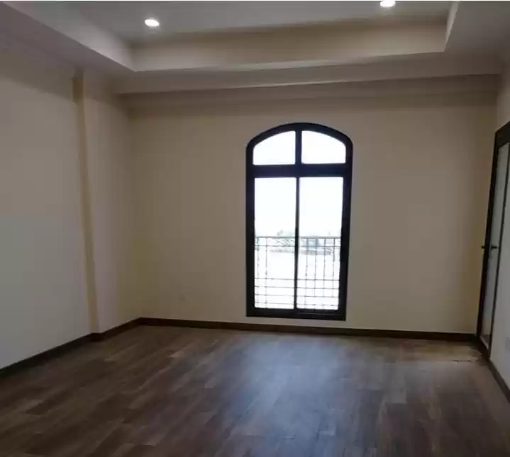 Wohn Klaar eigendom 2 Schlafzimmer S/F Wohnung  zu vermieten in Al Sadd , Doha #12263 - 1  image 